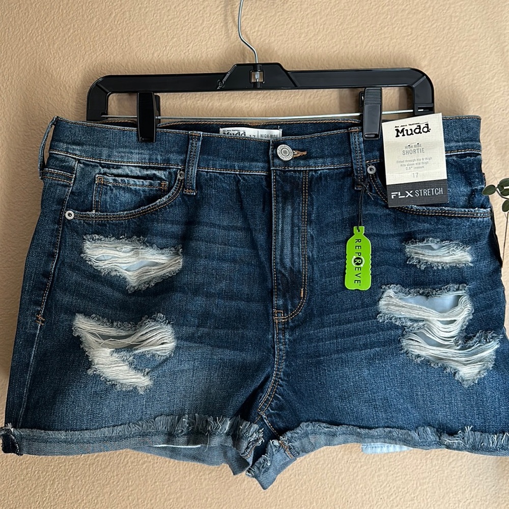 NWT Mudd size 10/12 denim distressed shorts